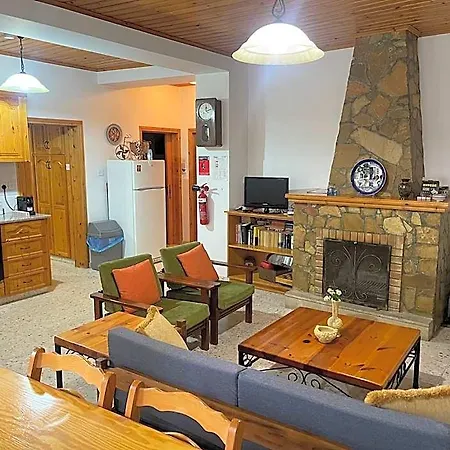 Ξενοδοχείο Village 4*