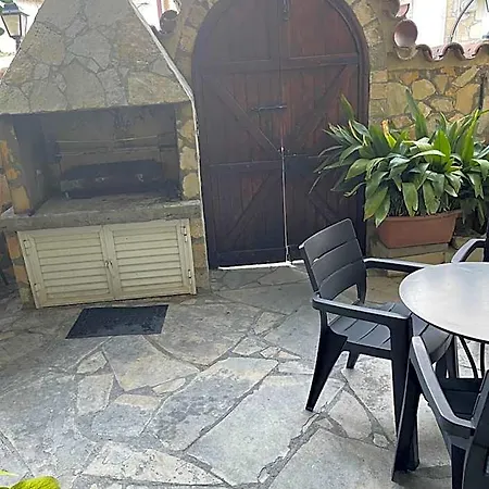 Ξενοδοχείο Village Όμοδος